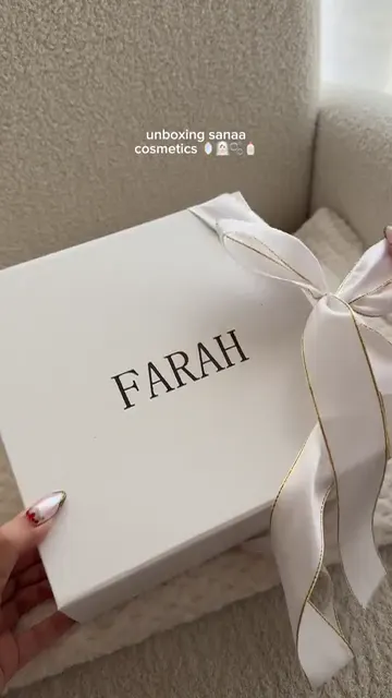 Prénom Farah sur un coffret Sanaa Cosmetics