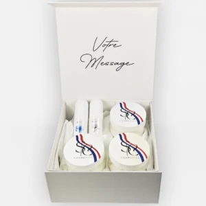 Coffret cadeau femme personnalisé fermé, ruban rose et étiquette prénom